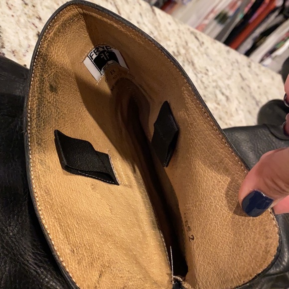 FRYE Trapunto Boot size 6. - Picture 6 of 7